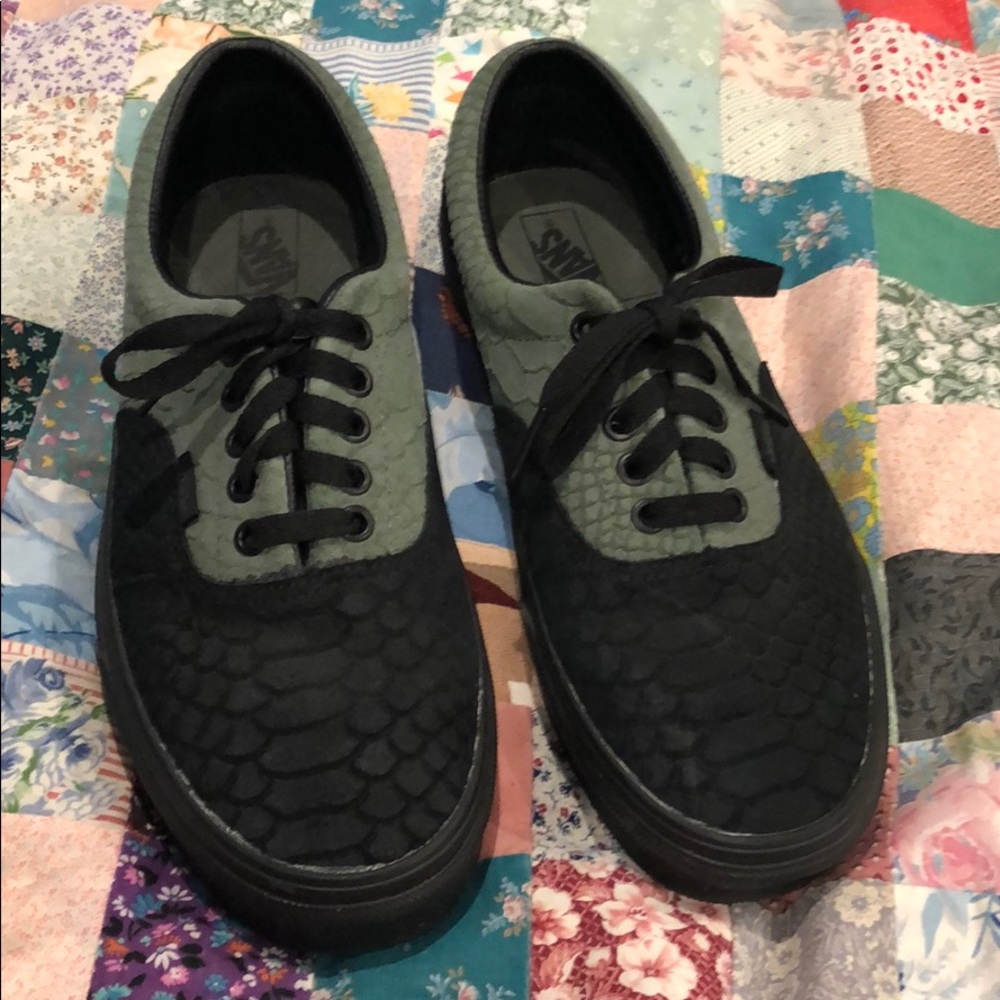 Harry Potter Slitherine Vans 9.5 W 8 M NWOB